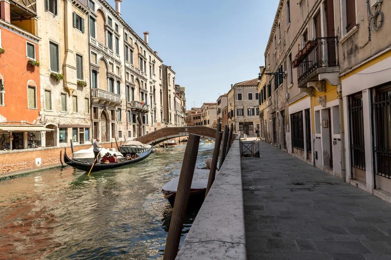 Ca' Dei Carmini Apartment Venice