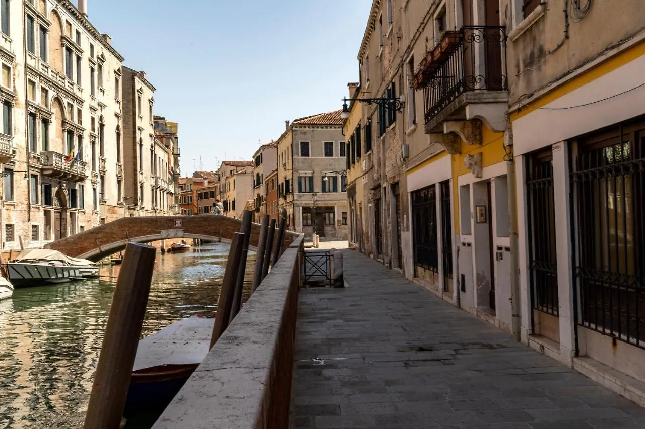 Ca' Dei Carmini Apartment Venice Italy