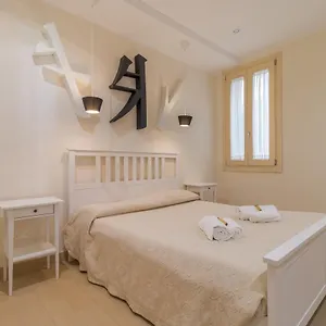 Casa Masa Close To @s.lucia Train Station Apartment